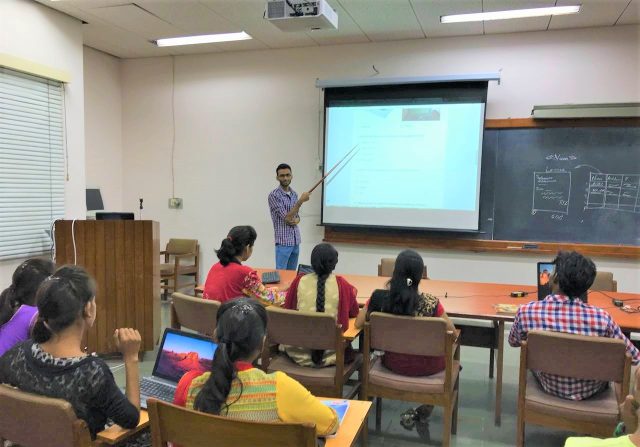 blog_iitian-in-service-of-the-nation_computer-course-teaching